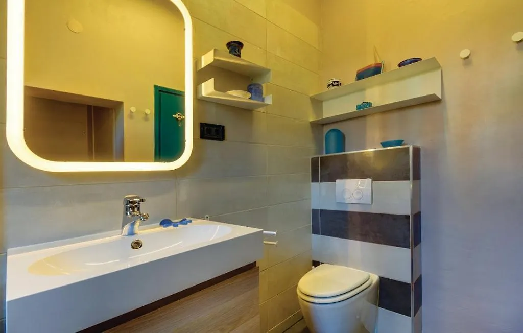 Holiday Home In Mali Losinj With Pool, Whirpool, Terrace, Air Conditioning, Wi-Fi, Washing Machine 4780-1 克罗地亚